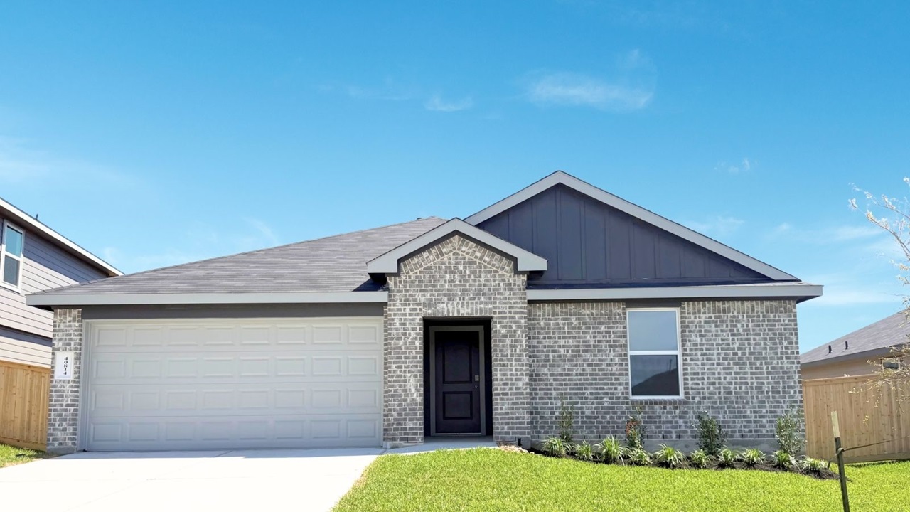 40814 Hawthorne Glades Street